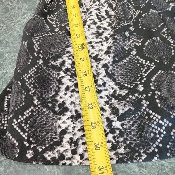 RD Style Animal Print Snake Sleeveless V Neck Romper Pockets Black White Gray - Picture 12 of 13